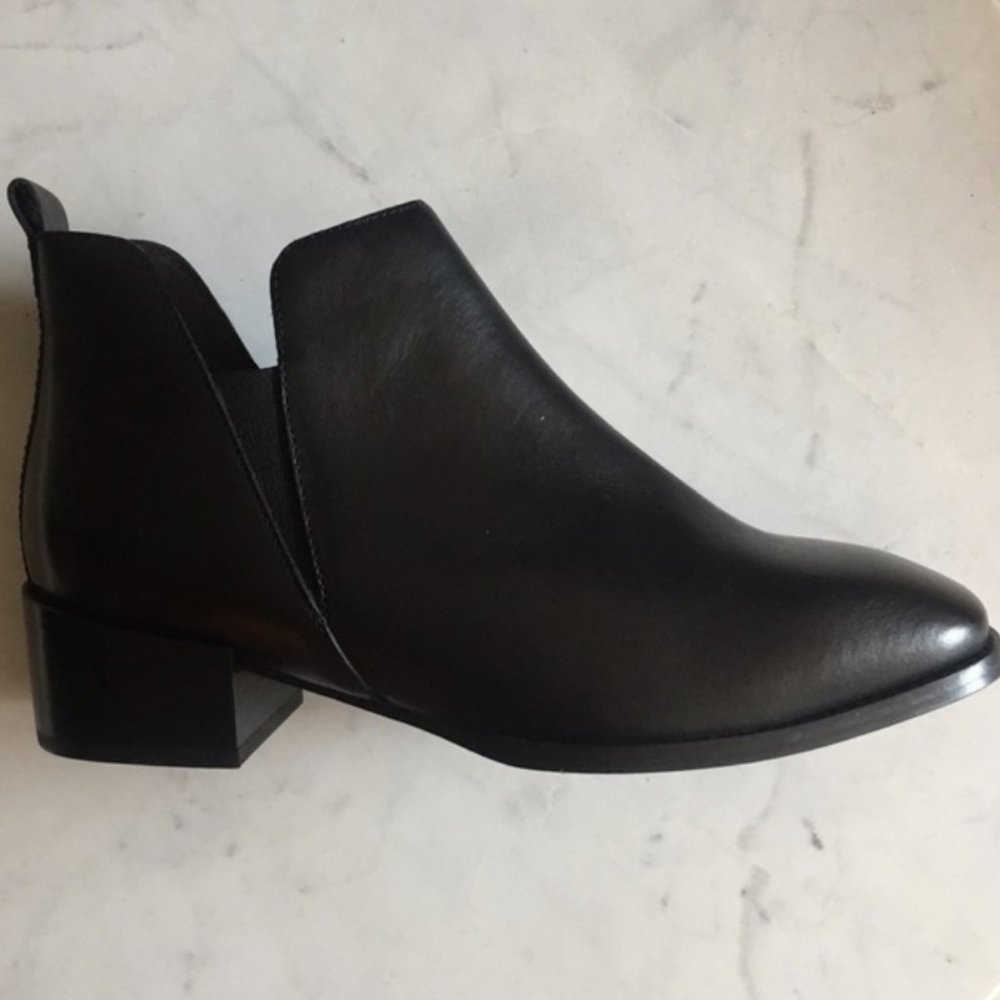 Seychelles Offstage Leather Booties (Black)